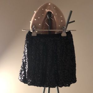 CHEROKEE kid’s balloon skirt